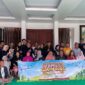 Keluarga besar Moekajat berfoto bersama usai rangkaian kegiatan Moekajat Family Gathering #1: Fun Camp & Togetherness di Villa ALTASA, Trawas, Mojokerto, Jawa Timur, Sabtu–Minggu (6–7/12/2025).