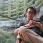 Suasana refleksi Eko Wahyu Pramono di sela aktivitas profesionalnya.