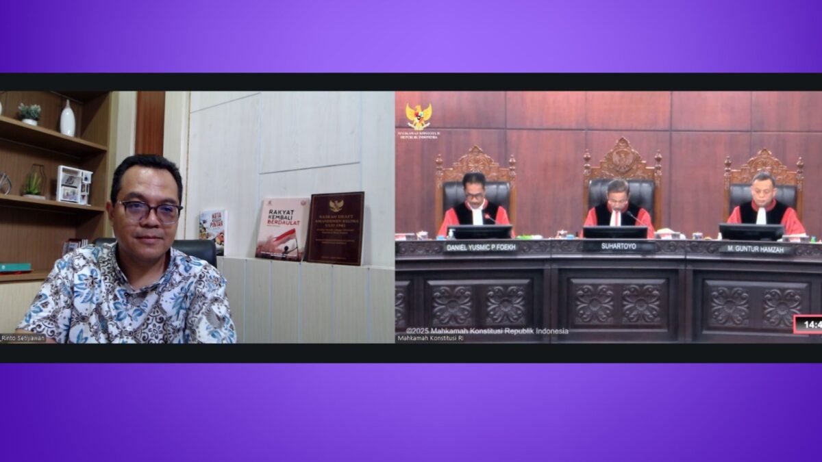 Komisaris PT Arion Indonesia, Rinto Setiyawan, A.Md., S.H., CTP (kiri), mengikuti sidang pendahuluan pengujian materiil Pasal 78 Undang-Undang Nomor 14 Tahun 2002 tentang Pengadilan Pajak secara daring di Mahkamah Konstitusi