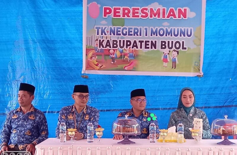 FOTO: Bupati Buol Resmikan TK Negeri 1 Momunu Di Desa Lamadong l Kecamatan Momunu (Irwansyah/SUARA UTAMA)