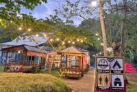 Kedai 39 Bonyamin terletak di Pantai 3 in 1 yang terdiri dari Pantai Ngentup, Banyumeneng, dan Selok (Andre Hariyanto/SUARA UTAMA)