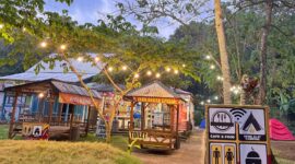 Kedai 39 Bonyamin terletak di Pantai 3 in 1 yang terdiri dari Pantai Ngentup, Banyumeneng, dan Selok (Andre Hariyanto/SUARA UTAMA)