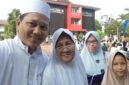 Foto penulis Zahruddin Hodsay bersama ibunda Hj. Siti Khodijah (Almarhumah), isteri Ade Arinia Rasyad dan anak bungsu Naila Aqilah Azzahra (Zahruddin Hodsay/SUARA UTAMA)