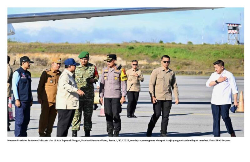 Moment Presiden Prabowo Subianto tiba di Kab.Tapanuli Tengah, Provinsi Sumatra Utara, Senin, 1/12/ 2025, meninjau penanganan dampak banjir yang melanda wilayah tersebut. Foto: BPMI Setpres.