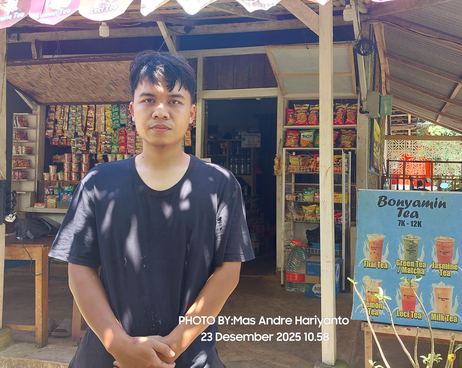 Pemilik Kedai 39 Bonyamin yang sangat ramah terhadap pelanggan