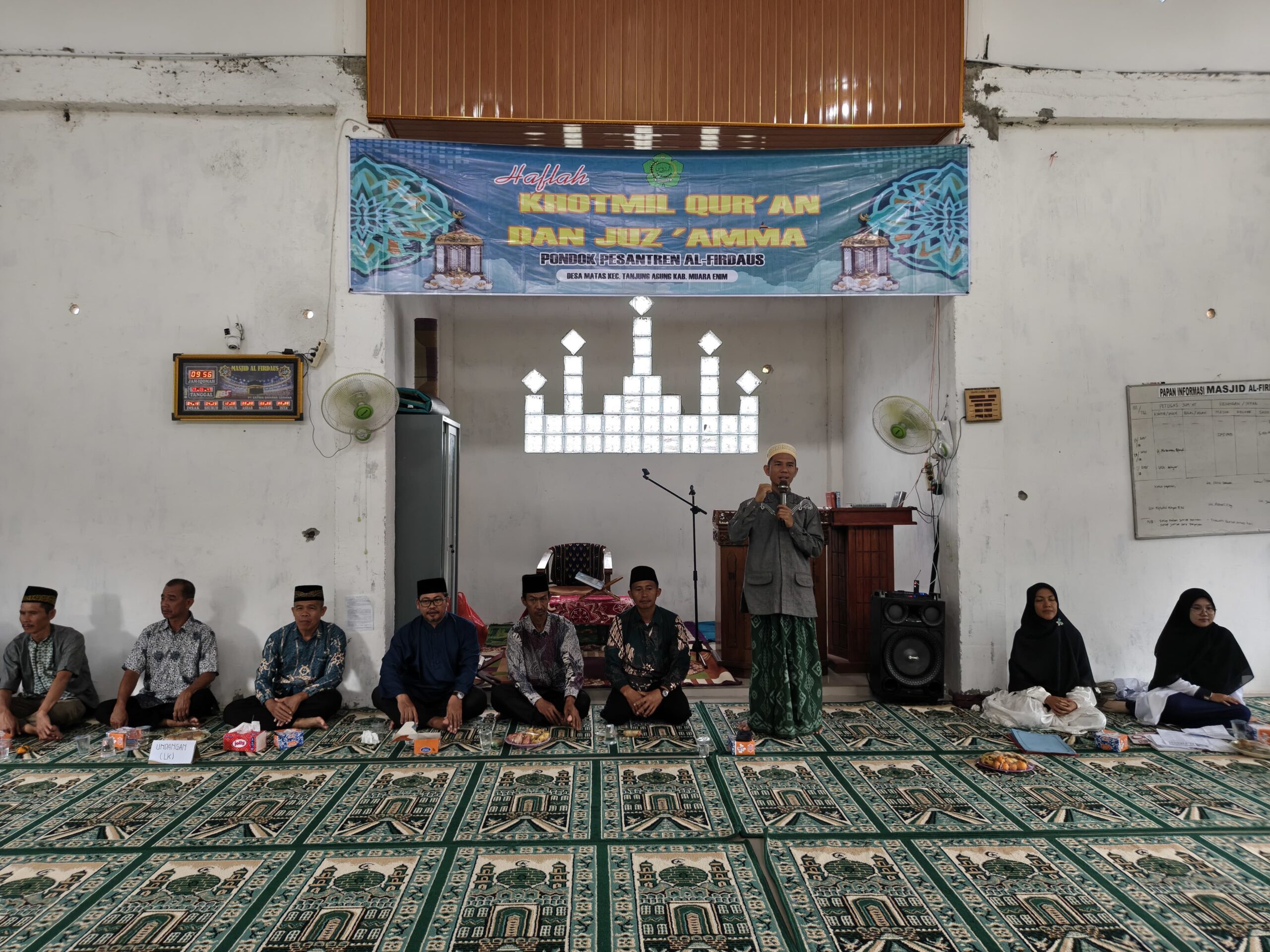 WhatsApp Image 2025 12 20 at 13.25.39 scaled Pembagian Rapor di Ponpes Al-Firdaus Matas Dimeriahkan Khotmil Qur’an, Apresiasi Santri, dan Launching Mars Pesantren Suara Utama ID Mengabarkan Kebenaran | Website Resmi Suara Utama
