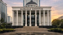 Gedung Mahkamah Konstitusi Republik Indonesia di Jakarta, tempat diajukannya berbagai permohonan uji materi terhadap pasal-pasal kontroversial dalam Kitab Undang-Undang Hukum Pidana (KUHP) baru yang mulai berlaku pada awal 2026.