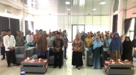 Kepala Kantor Kementerian Haji dan Umroh Lampung Selatan Bersama Calon Jemaah Haji 1447 H, Kabupaten Lampung Selatan.