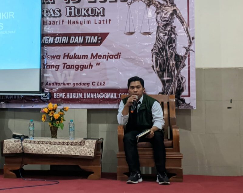 Penulis sedang berdiskusi tentang KUHP dan KUHAP baru yang resmi diberlakukan (Moch. Gufron Fajar Rezki/SUARA UTAMA)