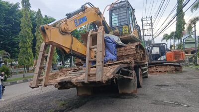 Screenshot 20260109 124533 Video Player Polres Merangin Amankan Dua Pelaku PETI, Satu Unit Excavator dan Perlengkapan Tambang Disita Suara Utama ID Mengabarkan Kebenaran | Website Resmi Suara Utama