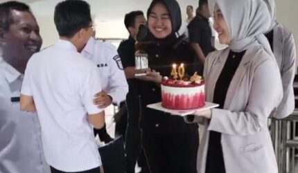 lv 0 20260121170935 Diduga Tidak Ada Empati, Prank Ulang Tahun Di Gedung DPRD kab. Probolinggo Saat Masyarakat Terkena Musibah  Suara Utama ID Mengabarkan Kebenaran | Website Resmi Suara Utama