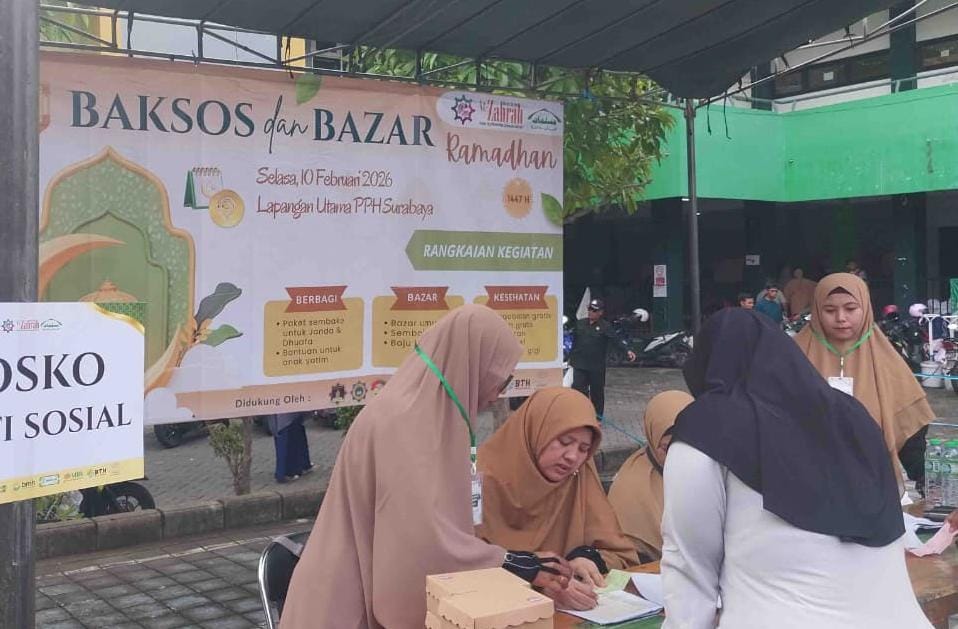 FOTO: Mushida, MT Az-Zahrah, dan Komite Sekolah Sukses Gelar Baksos dan Bazar Ramadhan 1447 H (Qoulan Tsaqila/SUARA UTAMA)