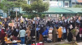 FOTO: Mushida, MT Az-Zahrah, dan Komite Sekolah Sukses Gelar Baksos dan Bazar Ramadhan 1447 H (Qoulan Tsaqila/SUARA UTAMA)