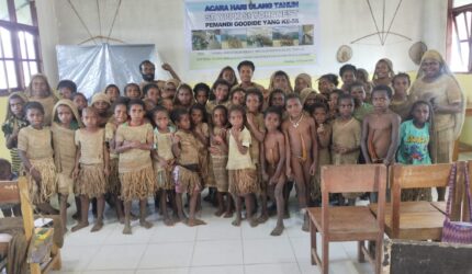 IMG 20260217 WA0078 SD YPPK Santo Yohanes Pemandi Goodide Rayakan HUT ke-58 Suara Utama ID Mengabarkan Kebenaran | Website Resmi Suara Utama