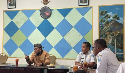 IMG 20260218 WA0002 Camat Banyuanyar Turun Tangan, Warga Meminta Inspektorat Audit Dugaan Rangkap Jabatan Serta Bantuan Nya Suara Utama ID Mengabarkan Kebenaran | Website Resmi Suara Utama