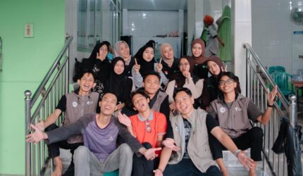 FOTO: Sinergi Kebaikan Ramadan: Dompet Dhuafa Lampung dan Kahf Lampung Berkolaborasi Aksi Bersih-bersih Masjid (Ajeng Dini Utami/SUARA UTAMA)