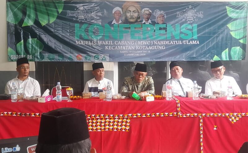 Ketua PC NU Tanggamus dan Tokoh NU Setempat Saat Hadir Pada Konferensi MWC NU Kecamatan Kotaagung