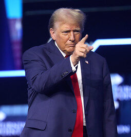 Ilusi Trump Mengalahkan Iran