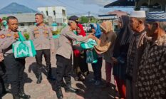 Polres Bitung Salurkan Bantuan Sosial di Masjid Jami An Nur, Perkuat Kepedulian di Bulan Suci Ramadan