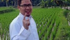 FOTO: Penulis, Rahmat Rahman (nama hijrah Andre Hariyanto saat menimba ilmu di Pondok Pesantren).