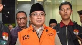 FOTO: KPK Tahan Gus Yaqut, Eks Menag dan Mantan Ketum Banser Jadi Tersangka Kasus Kuota Haji (Andre Hariyanto/SUARA UTAMA)