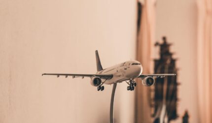 FOTO: Ilustrasi Pesawat Terbang (Pixabay/SUARA UTAMA)