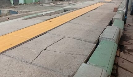 IMG 20260302 123506 Belum Seumur Jagung, Proyek Revitalisasi Alun Alun Kota Kraksaan Sudah Mulai Ada Yang Ambles Suara Utama ID Mengabarkan Kebenaran | Website Resmi Suara Utama