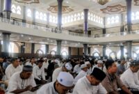 Foto : Tampak Ratusan Jamaah saat mendengarkan tausiyah