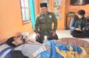 Ketua ! Satgas Jalan Lurus Saat Mengunjungi Rumah Penderita Penyakit Tumor di Babakan Kecamatan Pugung