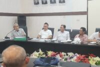 Pengurus Apresiasi Lingkungan dan Hutan Indonesia (ALUN) saat berdiskusi di ruang rapat utama kantor Bapperida Tanggamus