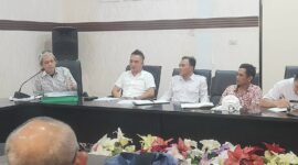 Pengurus Apresiasi Lingkungan dan Hutan Indonesia (ALUN) saat berdiskusi di ruang rapat utama kantor Bapperida Tanggamus