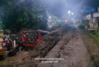 FOTO: Warga Dusun Tempur, Desa Kemiri, Kecamatan Kepanjen, Kabupaten Malang, meminta evaluasi proyek penggalian pipa akibat dampak sosial yang dinilai terabaikan. (Andre Hariyanto/SUARA UTAMA)