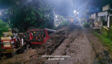 FOTO: Warga Dusun Tempur, Desa Kemiri, Kecamatan Kepanjen, Kabupaten Malang, meminta evaluasi proyek penggalian pipa akibat dampak sosial yang dinilai terabaikan. (Andre Hariyanto/SUARA UTAMA)