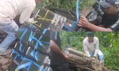 Heboh, Sepeda Motor Terjungkir Saat Mendistribusikan MBG Ke Dusun Tonggengan, Diduga Akibat Jalan Rusak