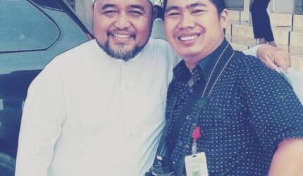 FOTO: Kiri, KH Dr Amir Faishol Fath, Lc., M.A., dai dan ahli tafsir Al-Qur’an di Indonesia; kanan, Andre Hariyanto, Pemimpin Redaksi Media Nasional SUARA UTAMA (Dok. Pribadi/SUARA UTAMA).