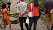 FOTO: Hujan Ekstrem Lumpuhkan Aktivitas warga, Siswa SMP IL Kapitan Fatubaa NTT Gagal Sekolah (Julio Pires/SUARA UTAMA)