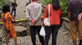 FOTO: Hujan Ekstrem Lumpuhkan Aktivitas warga, Siswa SMP IL Kapitan Fatubaa NTT Gagal Sekolah (Julio Pires/SUARA UTAMA)