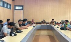 Perselisihan antar pekerja lokal dikutai timur. Pemutusan hubungan kerja, Belum menemui titik terang. 