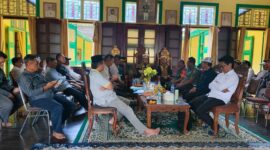 Foto Raja sambaliung, Gunung tabur Dan beberapa undangan yang hadir