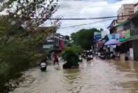 FOTO: Banjir di sekitar Pasar Ibu kota Hulu Sungai Tengah, Barabai, Kalimantan Selatan (SUARA UTAMA/Ahmad Arbani)