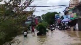 FOTO: Banjir di sekitar Pasar Ibu kota Hulu Sungai Tengah, Barabai, Kalimantan Selatan (SUARA UTAMA/Ahmad Arbani)