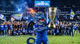 Filosofi Cacing Jadi Naga (Sumber: Banner Besar kontra Persija Persib 10-05-2026) editor by Google Gemini Pro 2026
