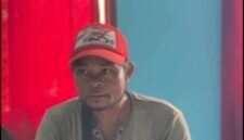 foto heri warga kampung gurimbang km 26 yang digusur oleh Pt Tanjung redep hutani.