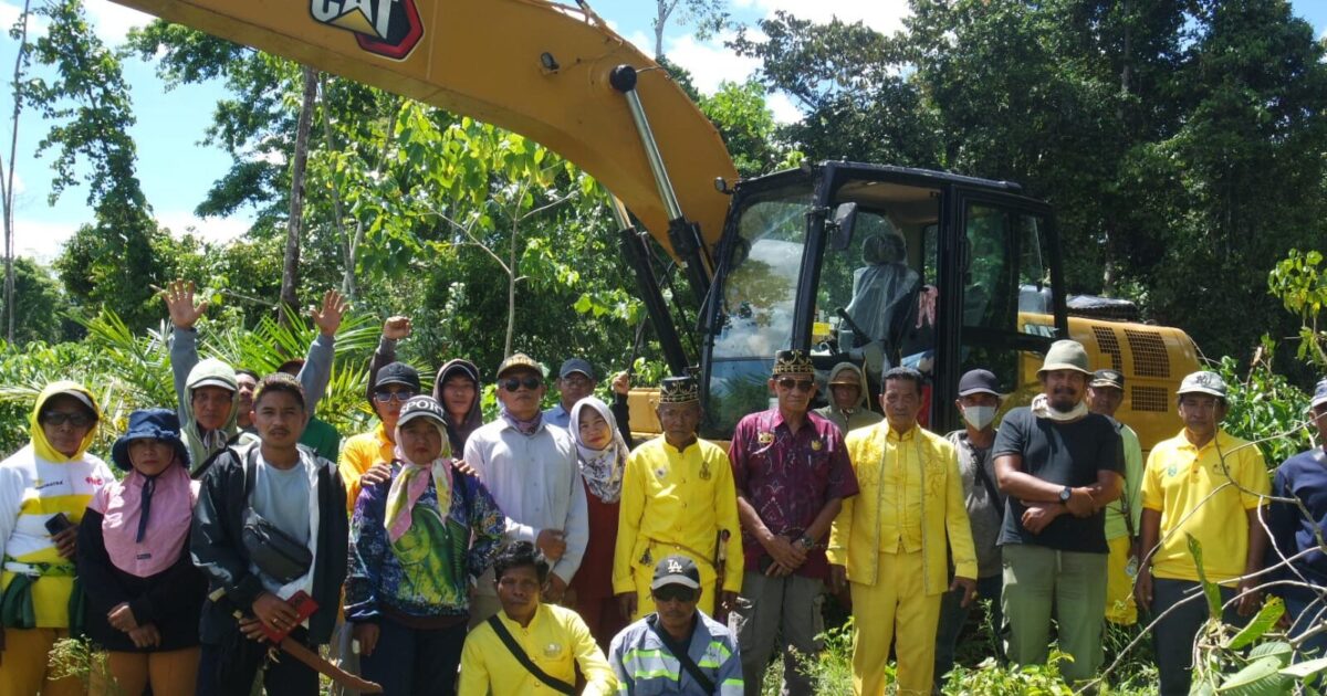 Paduka Yang Mulia (PYM) Datu Amir M.A, Raja Muda Perkasa, Sultan Sambaliung, menyambangi lokasi 