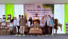 Dok. Wartawan Wakil Walikota Palangkaraya H. Muhamad Zein Berkaos Orange Saat Menanam Pohon Secara Simbolik di Sekolah Alam Alqonita Nagasari Palangkaraya .Selasa (16/6)2026.