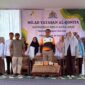 Dok. Wartawan Wakil Walikota Palangkaraya H.  Muhamad Zein Berkaos Orange Saat Menanam Pohon Secara Simbolik di Sekolah Alam Alqonita Nagasari Palangkaraya .Selasa (16/6)2026.