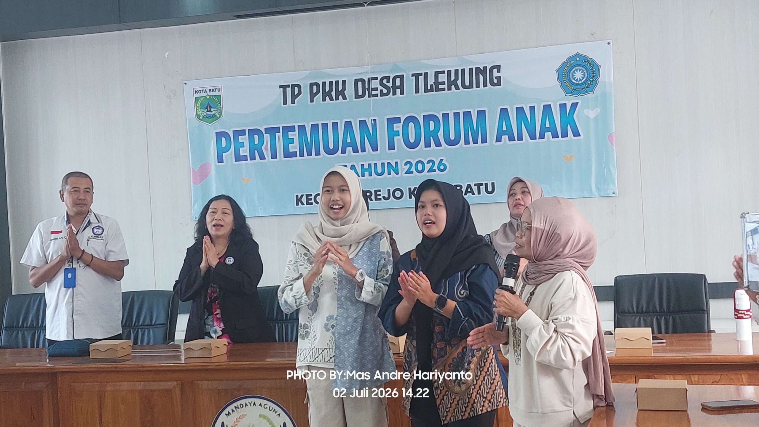 FOTO: Komisi Nasional Hak Asasi Manusia Perlindungan Anak (Komnas PA) Kota Wisata Batu, Jawa Timur Berikan Edukasi pada Pertemuan Forum Anak TP PKK Desa Tlekung (Andre Hariyanto/SUARA UTAMA)