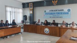 FOTO: Komisi Nasional Hak Asasi Manusia Perlindungan Anak (Komnas PA) Kota Wisata Batu, Jawa Timur Berikan Edukasi pada Pertemuan Forum Anak TP PKK Desa Tlekung (Andre Hariyanto/SUARA UTAMA)