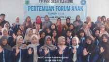 FOTO: Komisi Nasional Hak Asasi Manusia Perlindungan Anak (Komnas PA) Kota Wisata Batu, Jawa Timur Berikan Edukasi pada Pertemuan Forum Anak TP PKK Desa Tlekung (Andre Hariyanto/SUARA UTAMA)
