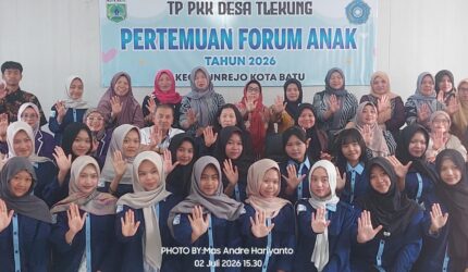 FOTO: Komisi Nasional Hak Asasi Manusia Perlindungan Anak (Komnas PA) Kota Wisata Batu, Jawa Timur Berikan Edukasi pada Pertemuan Forum Anak TP PKK Desa Tlekung (Andre Hariyanto/SUARA UTAMA)